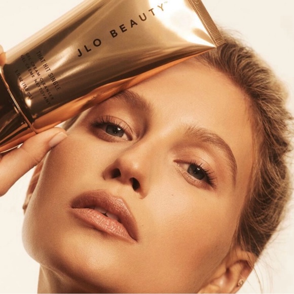 J LO BEAUTY THAT HIT SINGLE®
GEL CREAM CLEANSER - Picture 1 of 9